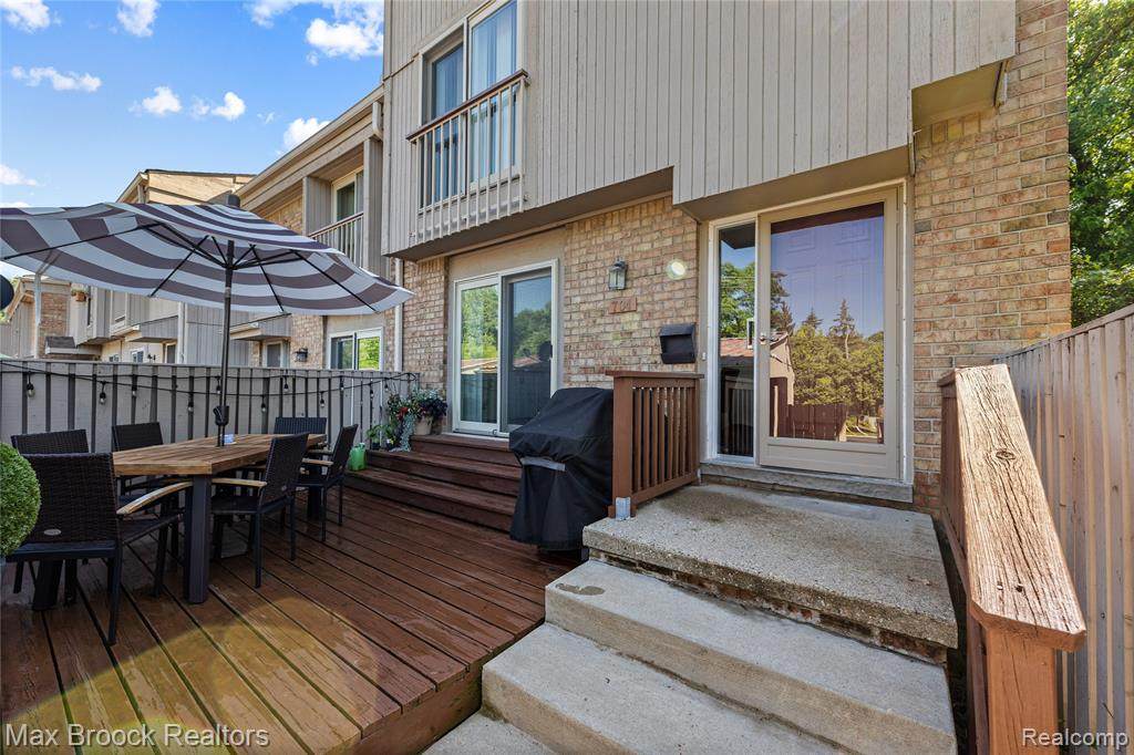 704 Oak Brook Ridge - Photo 1