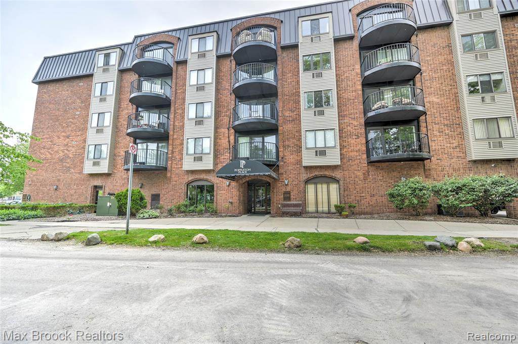 35300 Woodward - Photo 1