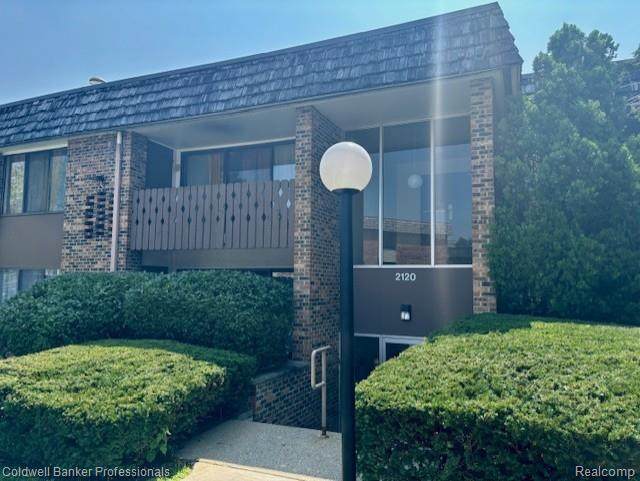 2120 Pauline - Photo 1