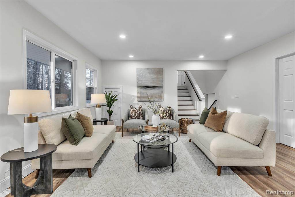 8165 Leonard - Photo 1