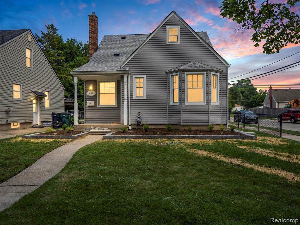 1027 Wilson - Photo 1