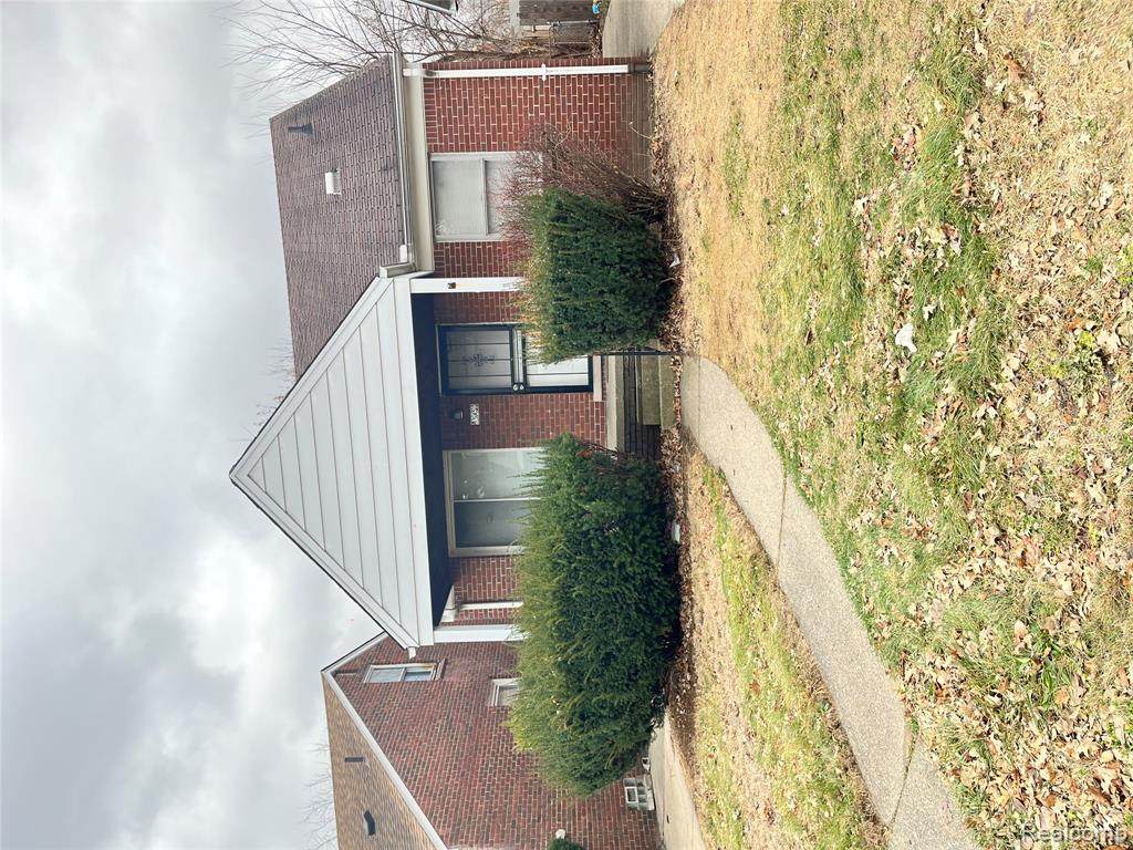 15450 Fairmount - Photo 1