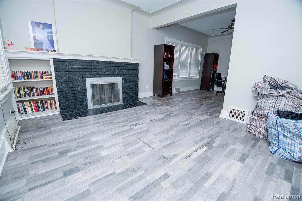 https://bt-photos.global.ssl.fastly.net/realsource/orig_boomver_2_60965929-2.jpg