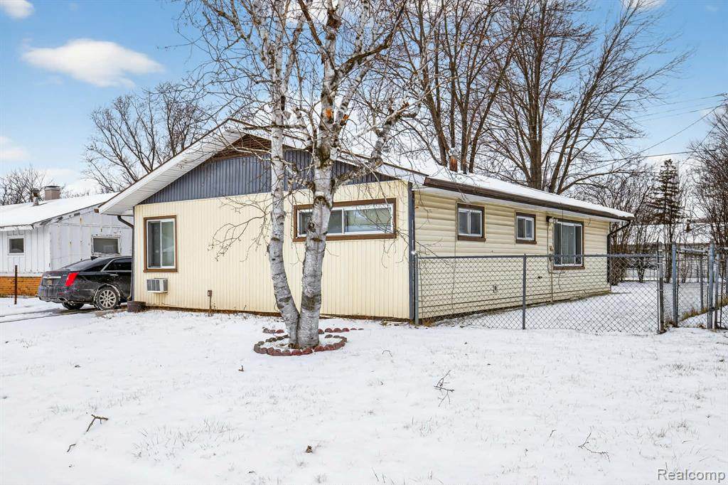2835 Kensington - Photo 1