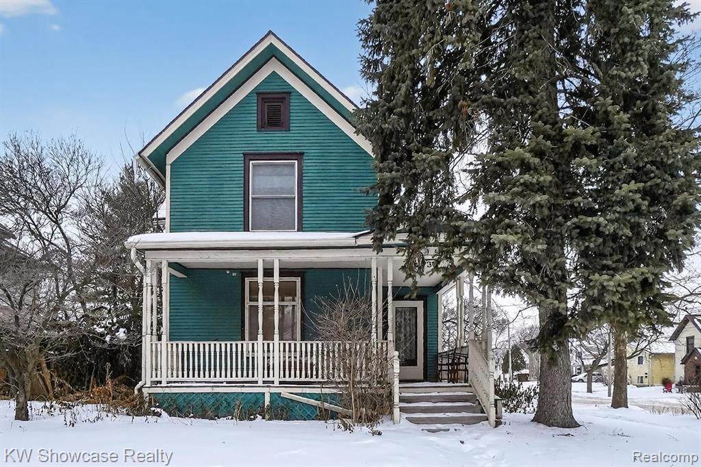 733 Walnut - Photo 1