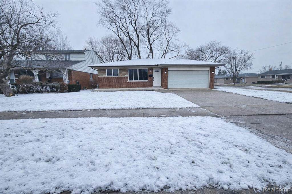 26112 Cunningham - Photo 1