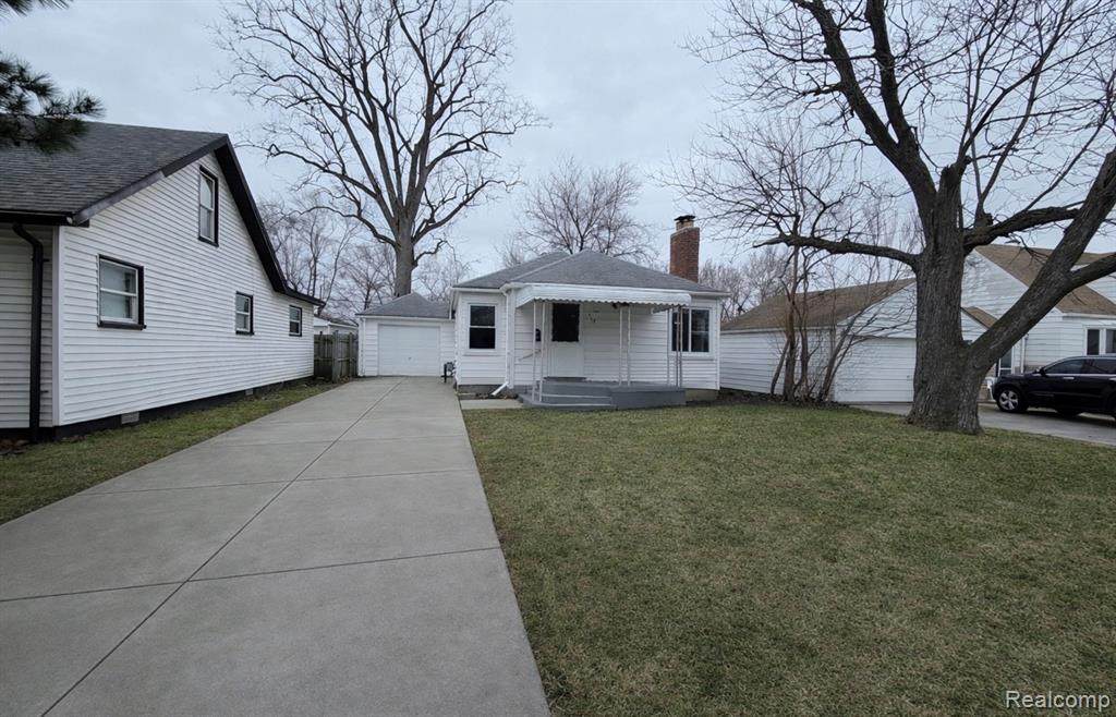 5651 Fenton - Photo 1