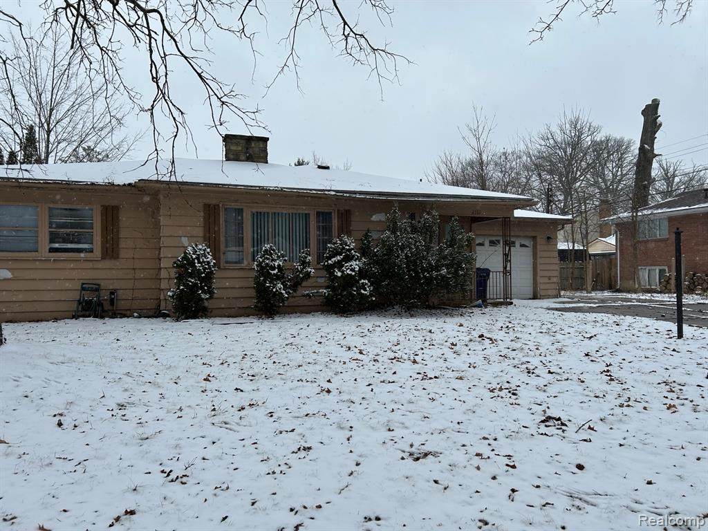 2112 Winona - Photo 1