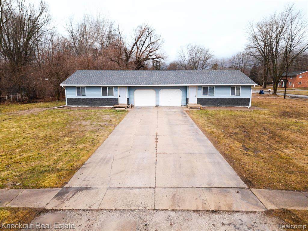 3782 Egan - Photo 1