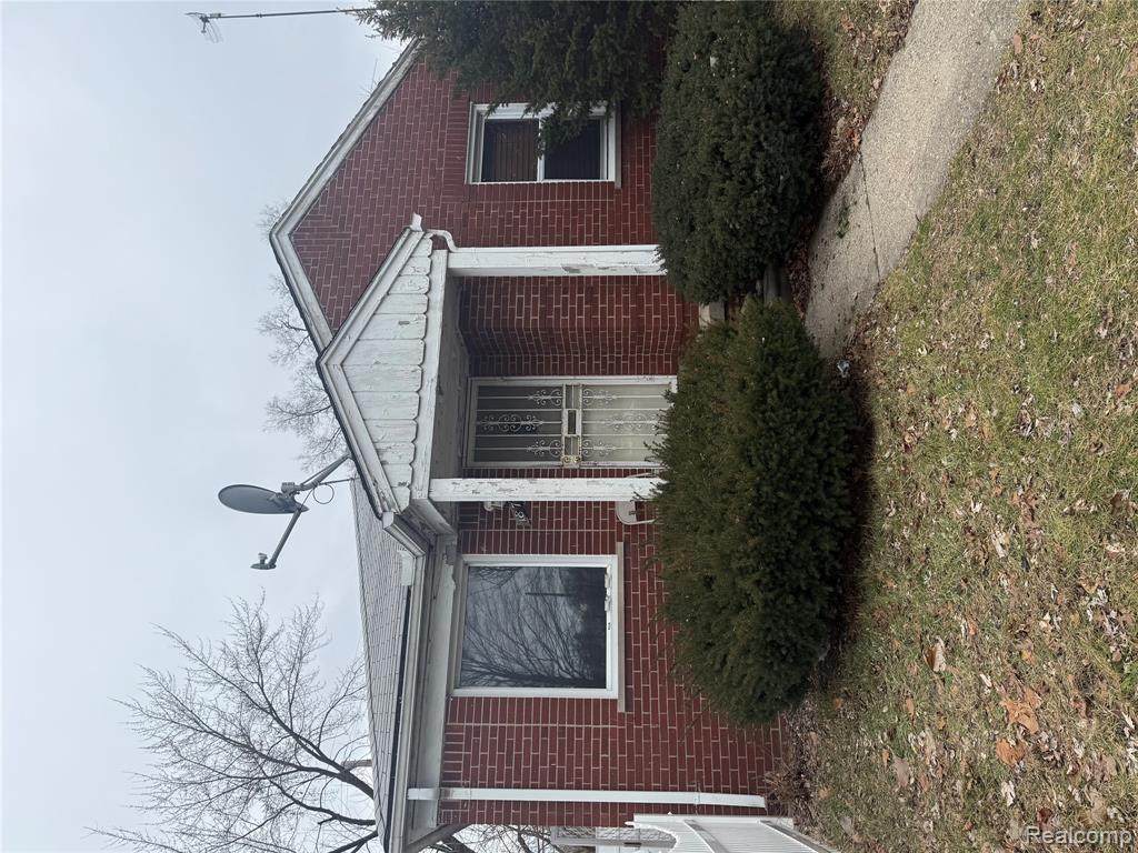 18705 Hoover - Photo 1