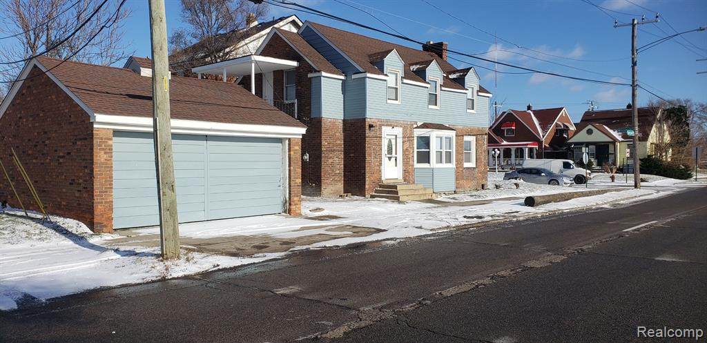 8710 Davison - Photo 1