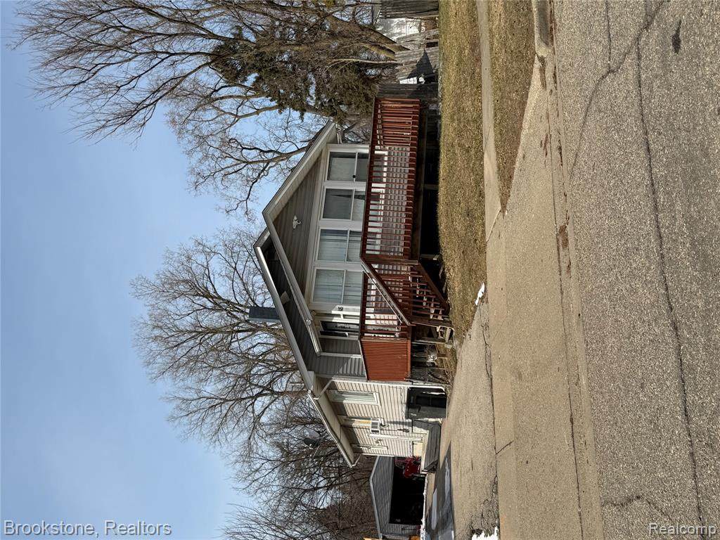 18 Eastway - Photo 1