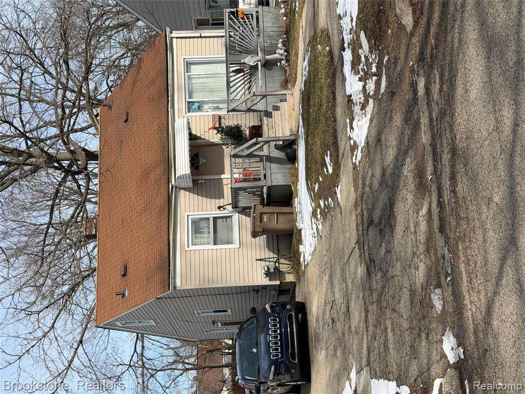 643 Mansfield - Photo 1