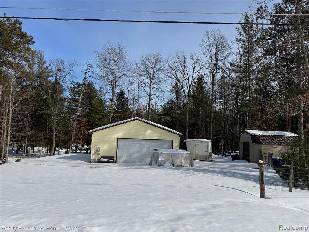 1281 Geesey - Photo 1