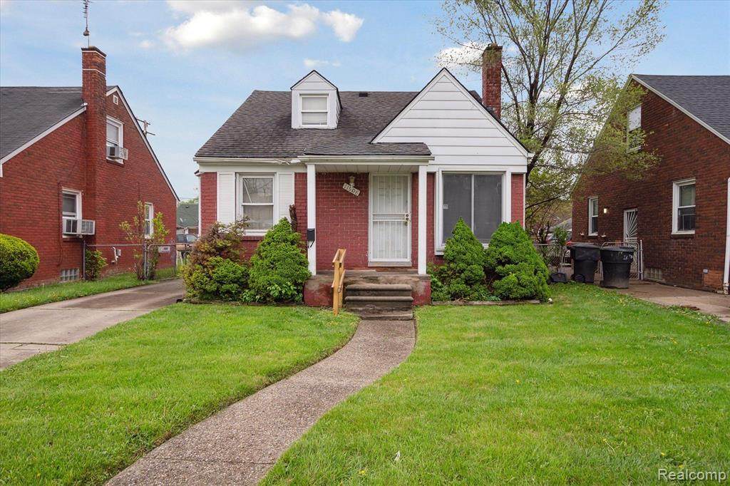11908 Roxbury - Photo 1