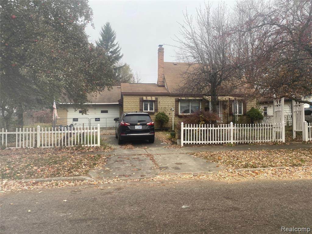 224 Princeton - Photo 1