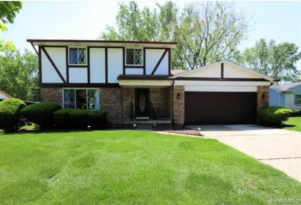1014 Birchwood - Photo 1