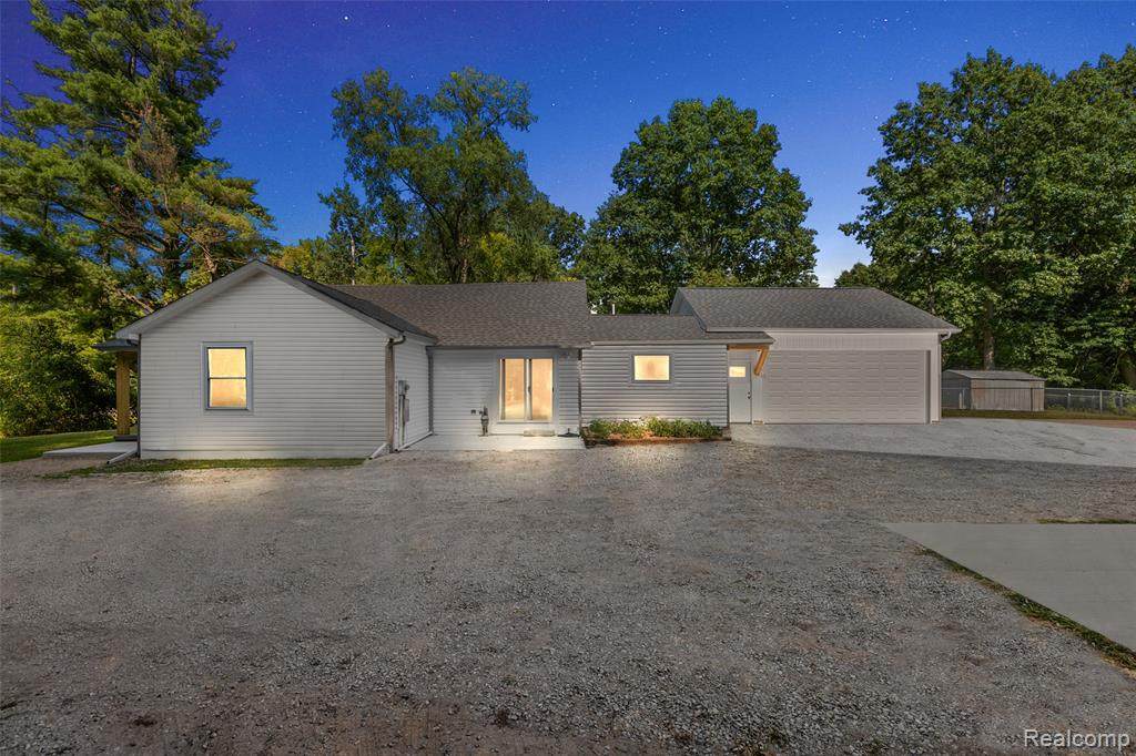5771 Gratiot - Photo 1