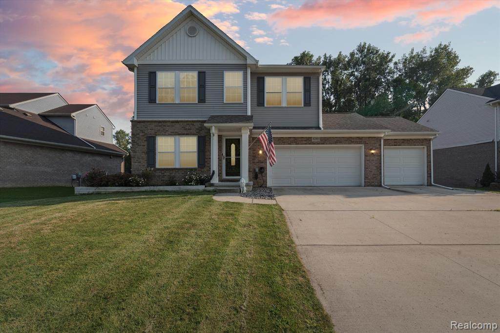 42811 Colonial - Photo 1