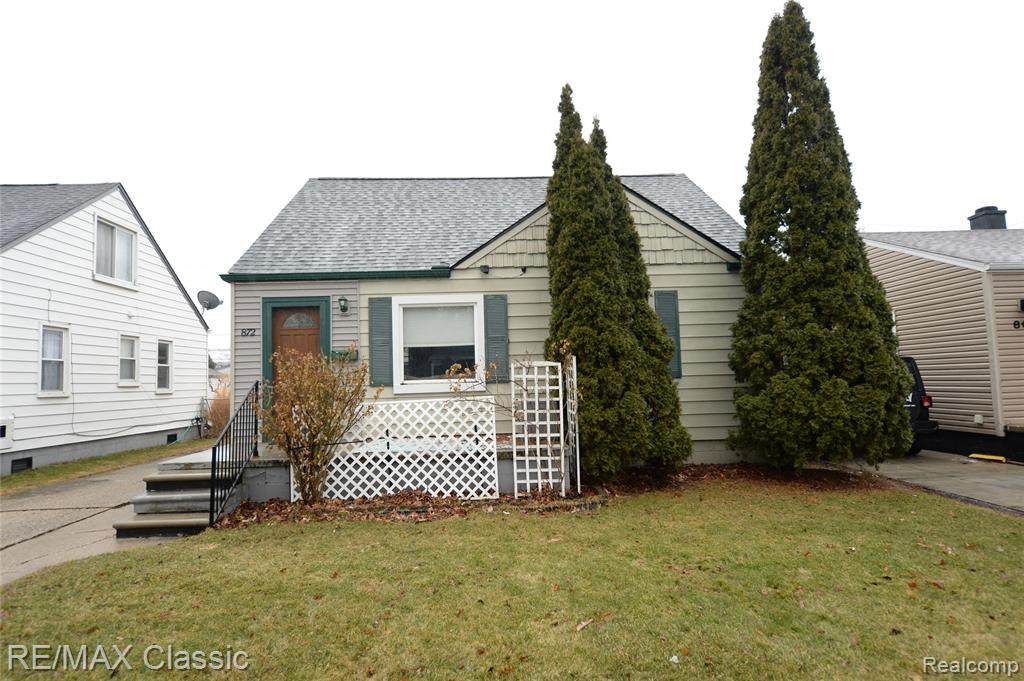 872 Rowland - Photo 1