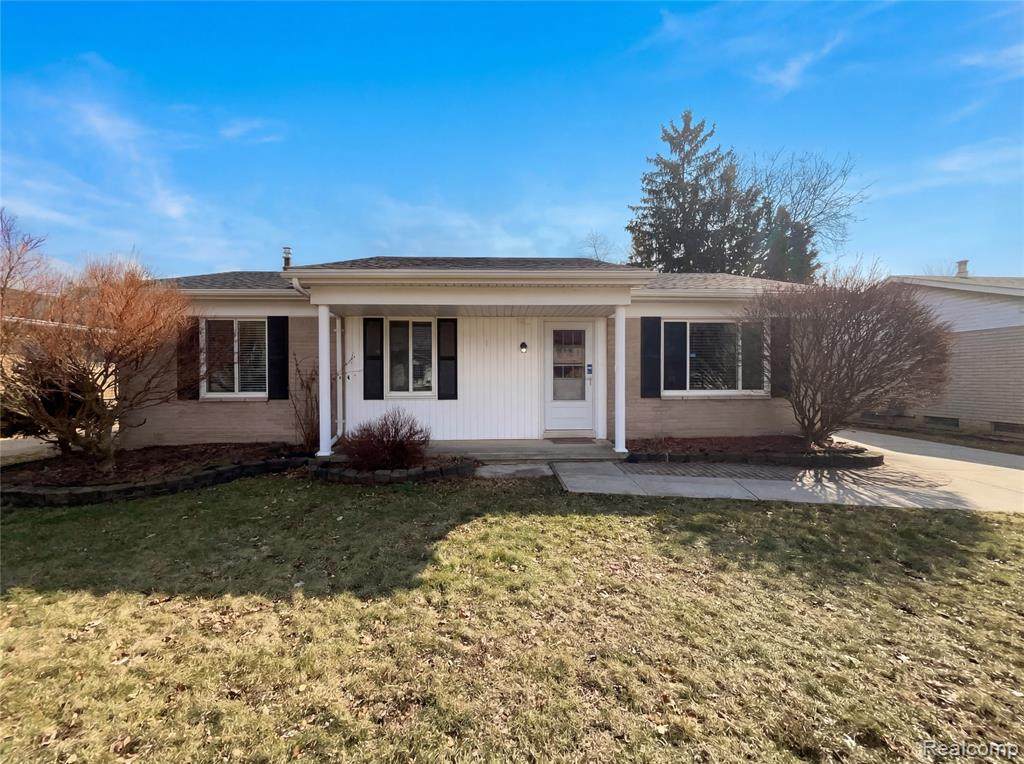 42195 Fairview - Photo 1