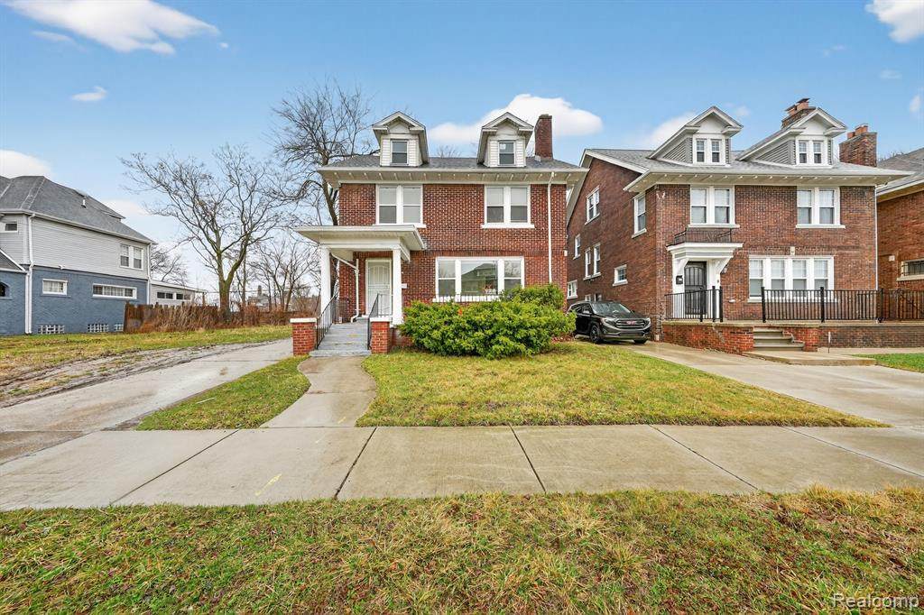 9290 Wildemere - Photo 1