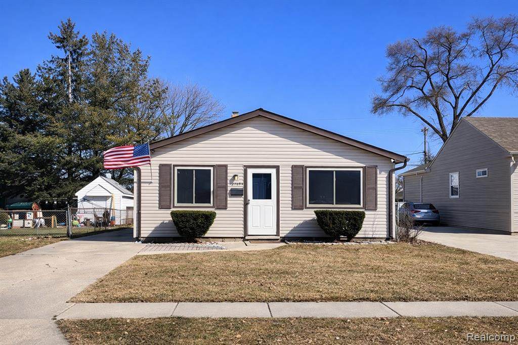 27054 Vance - Photo 1