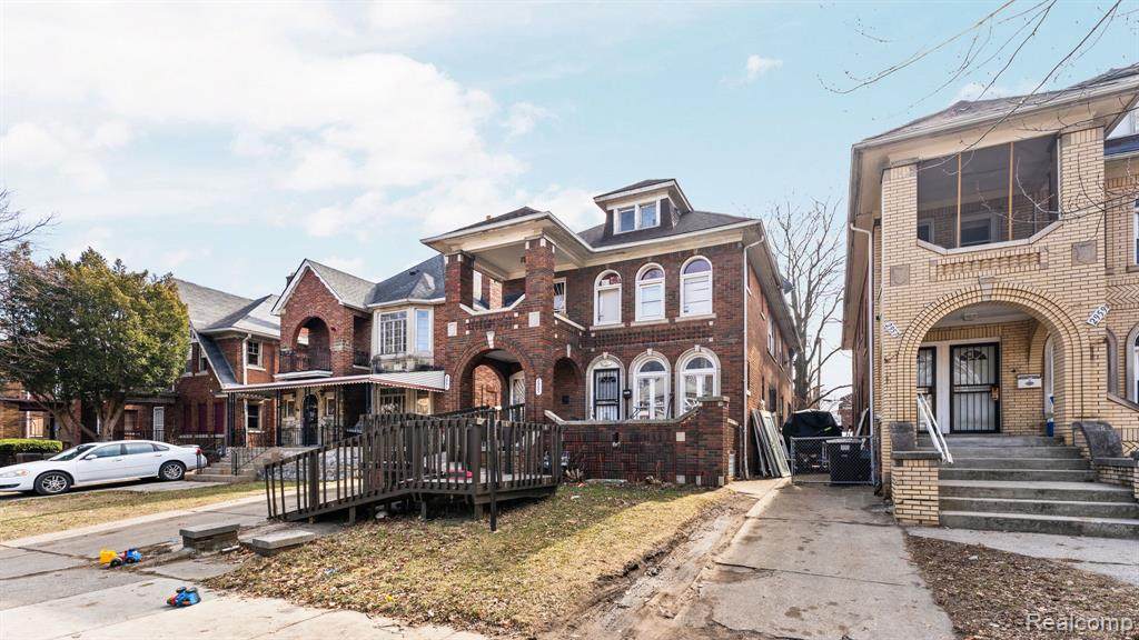 2951 Leslie - Photo 1