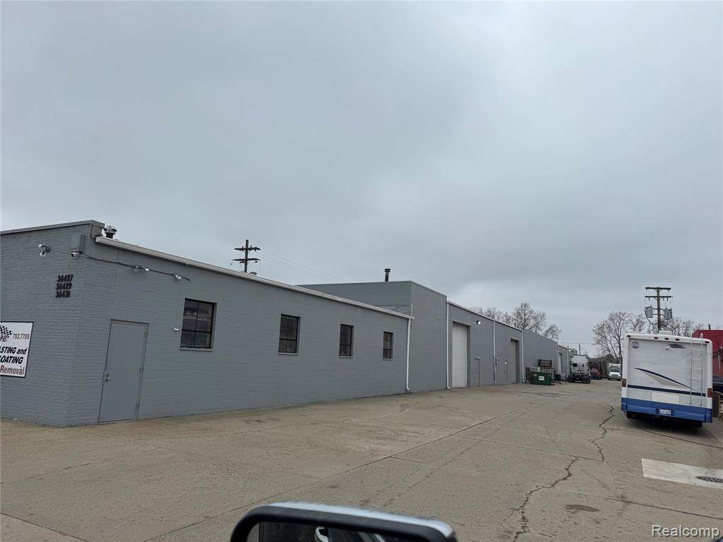 36431 Groesbeck Ave - Photo 1