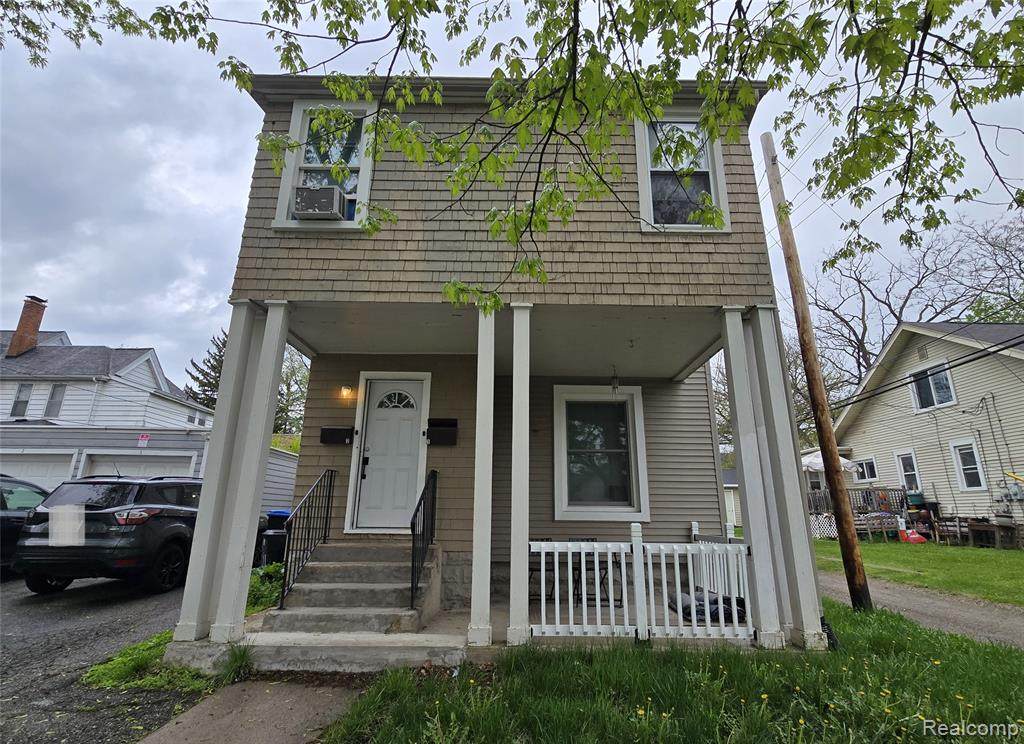 111 Ballard - Photo 1