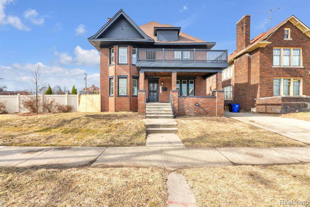 951 Grand - Photo 1