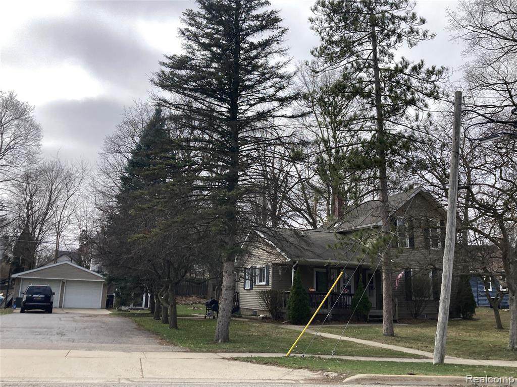 677 Saginaw - Photo 1