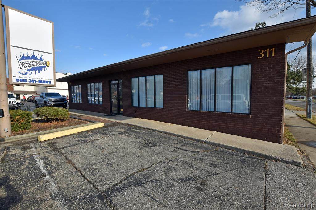 311 Southbound Gratiot - Photo 1