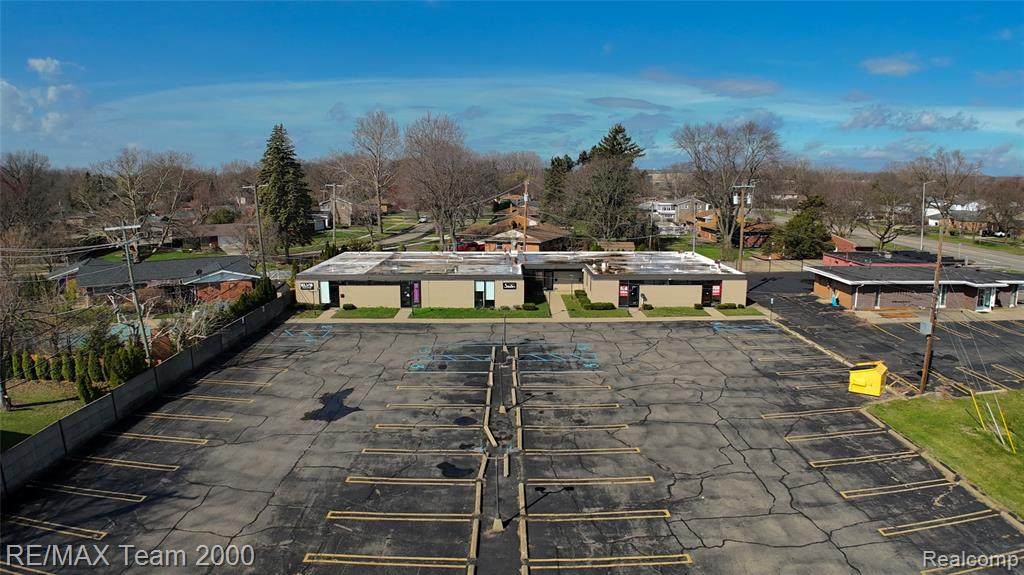 16991 Farmington - Photo 1