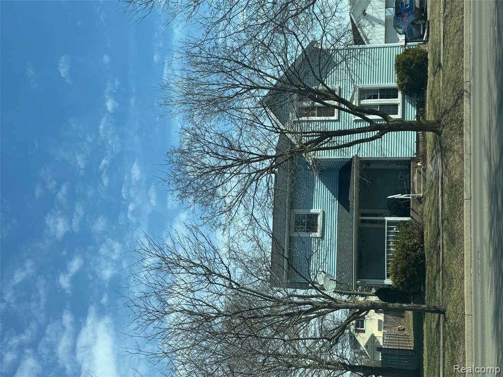 744 Sibley - Photo 1