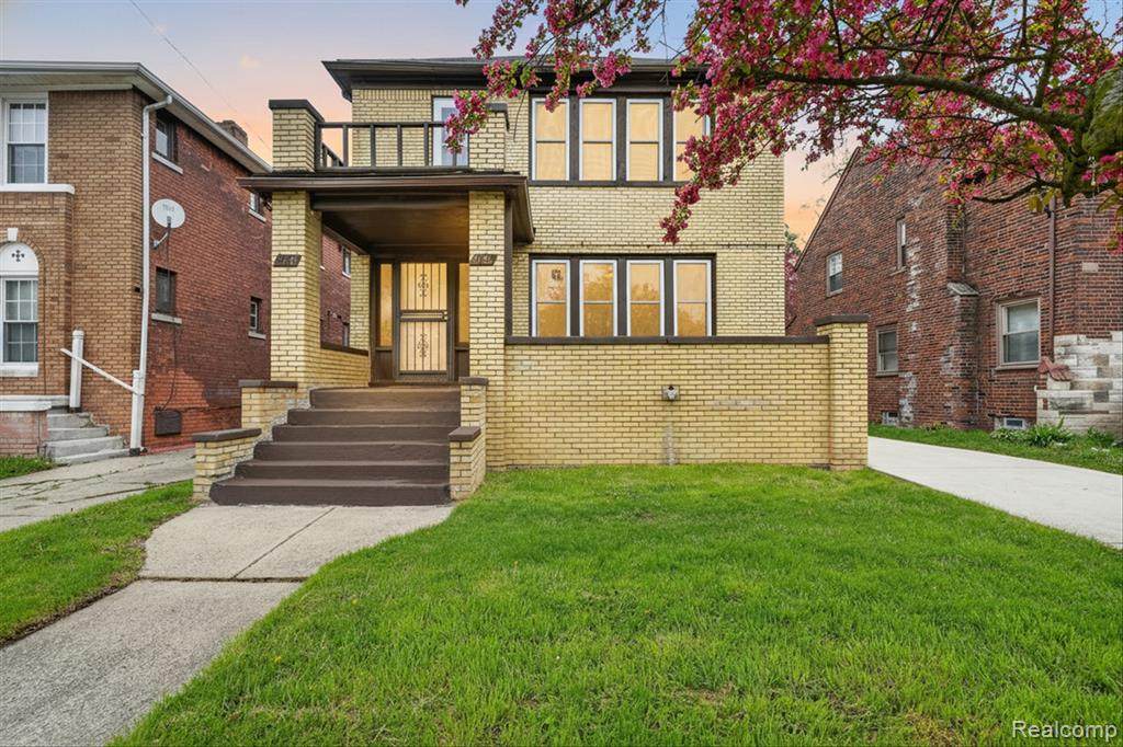 368 Piper - Photo 1
