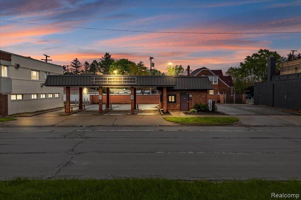3461 Fort - Photo 1