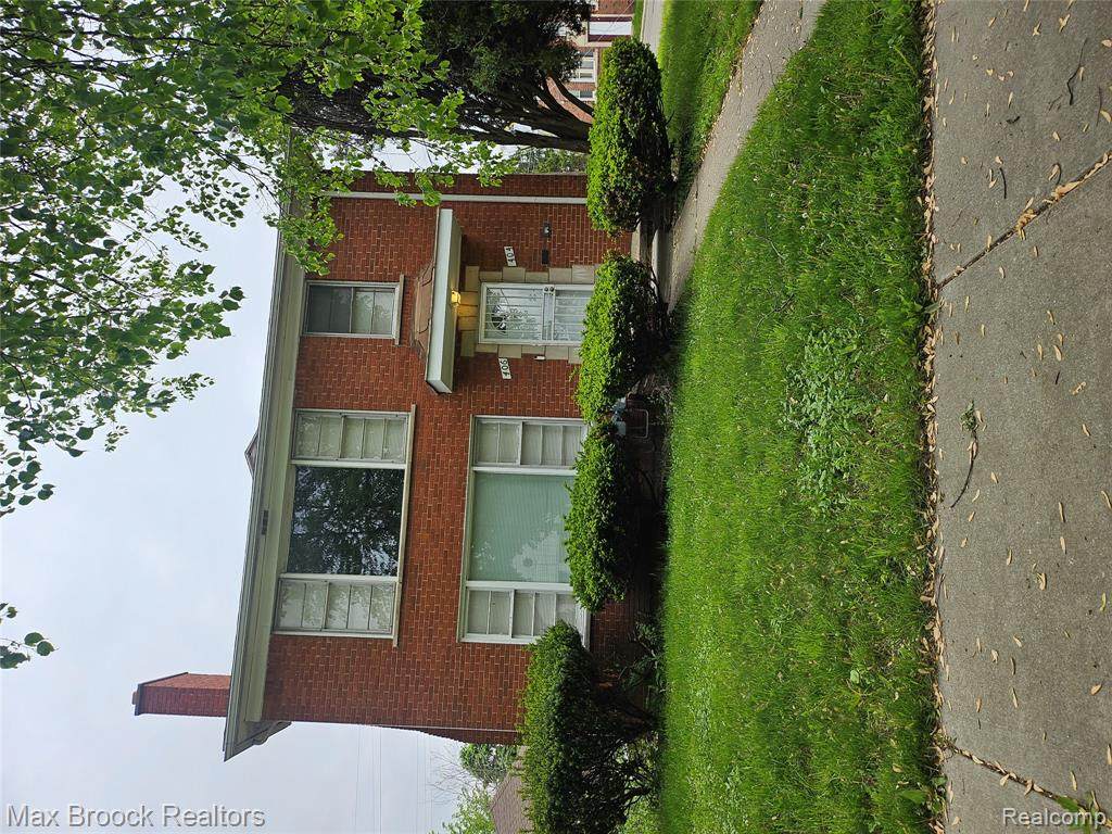 404-406 Golden - Photo 1