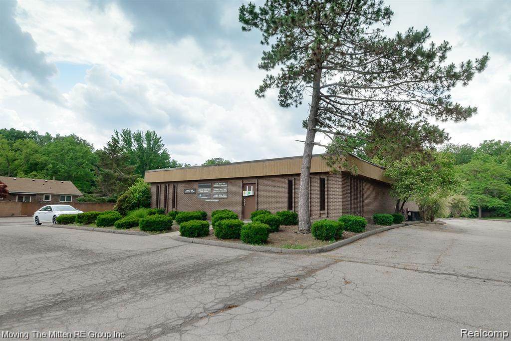 10533 Farmington - Photo 1
