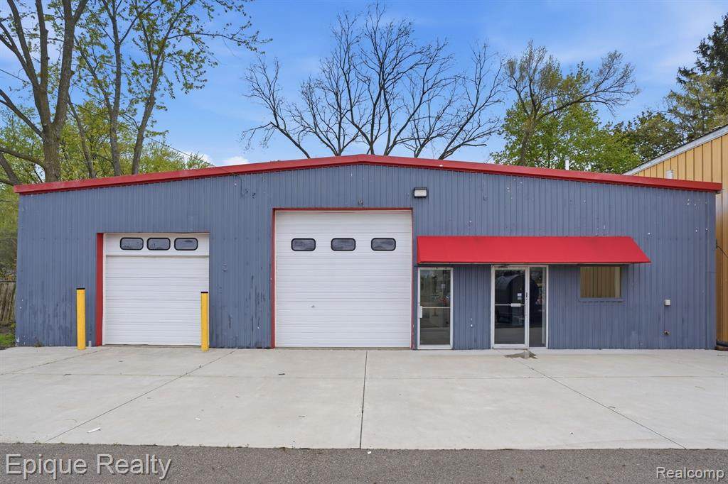 3499 Main - Photo 1