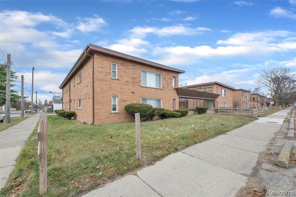 16721 Greenfield - Photo 1