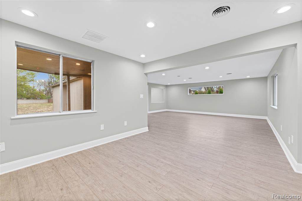 3236 Rochester - Photo 1