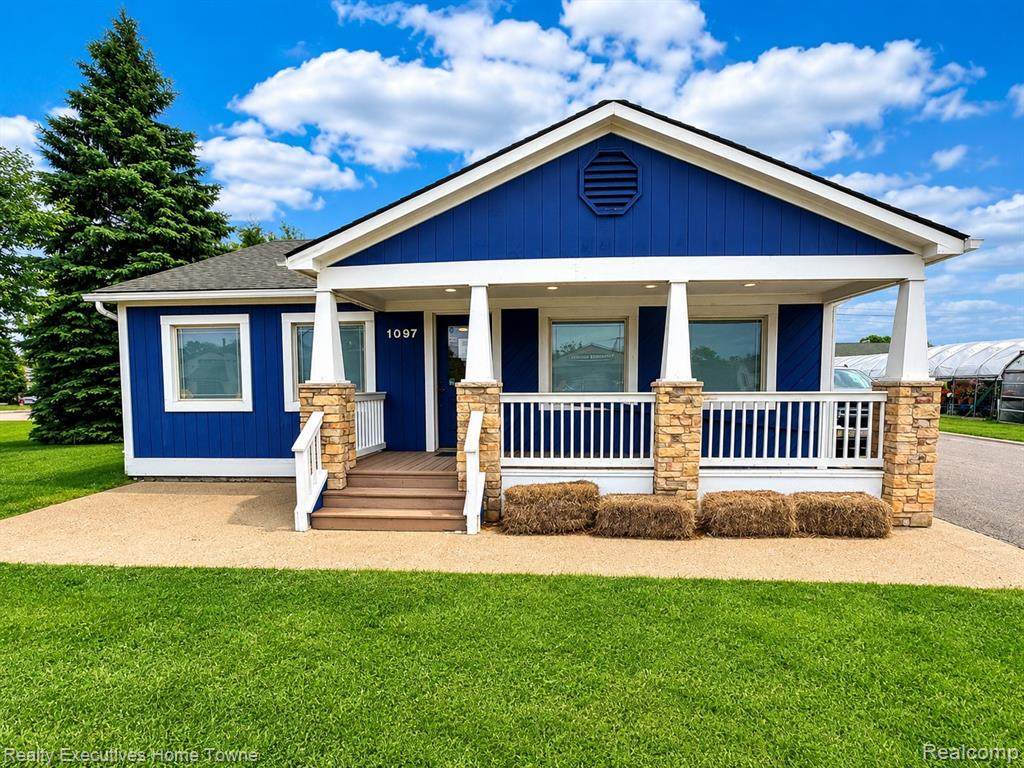 1097 Lapeer - Photo 1