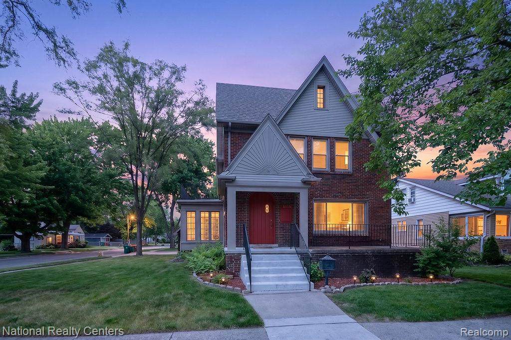 15105 Maplewood - Photo 1