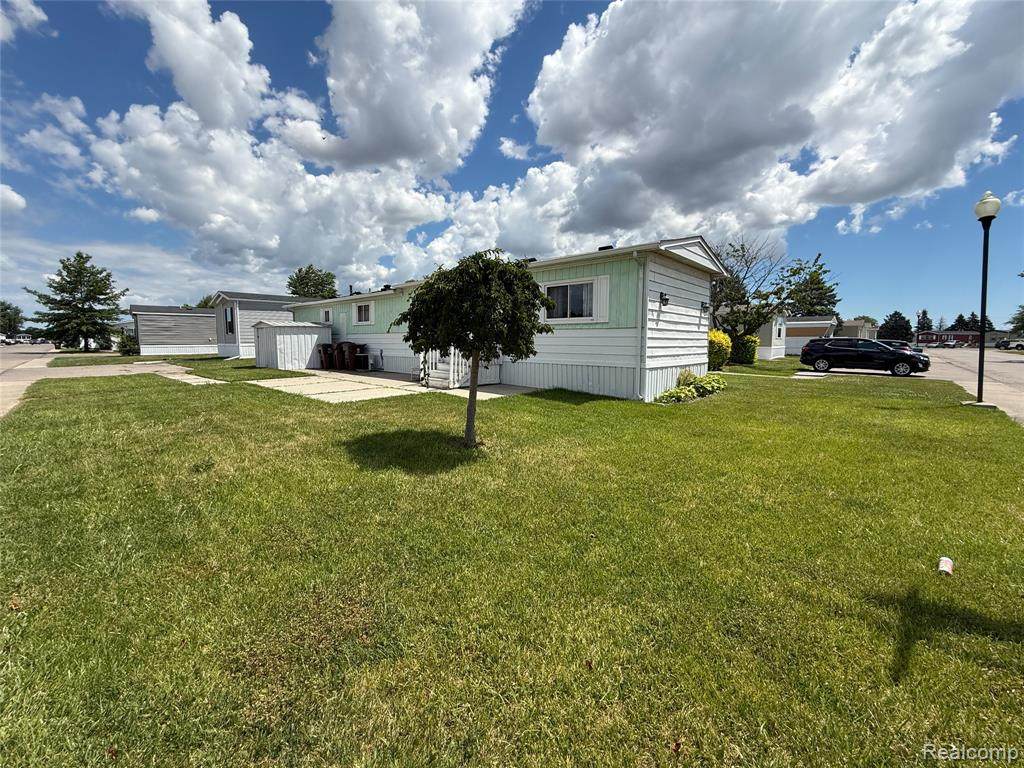 313 Huntington - Photo 1