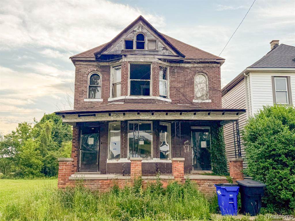 1540 Saint Clair - Photo 1
