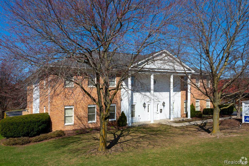 2750 Carpenter - Photo 1