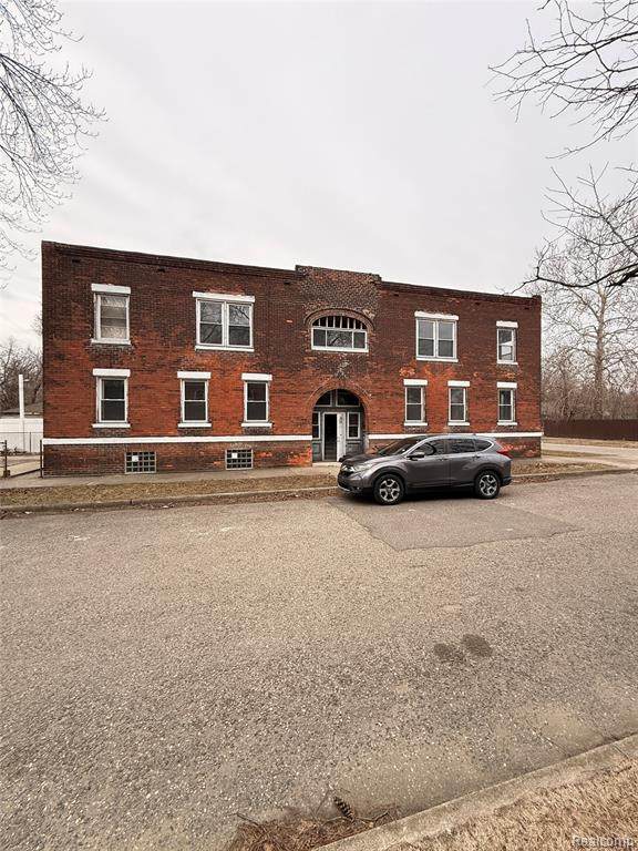 710 Sloan - Photo 1