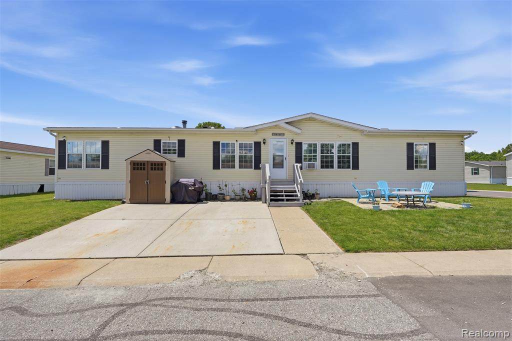 28725 Parkview - Photo 1