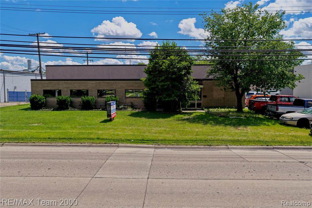 25215 Glendale - Photo 1